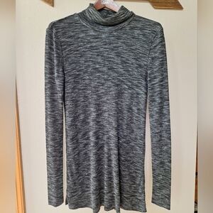 We The Free Womens Tunic. Split Back Black Heathered Turtleneck. Size XS